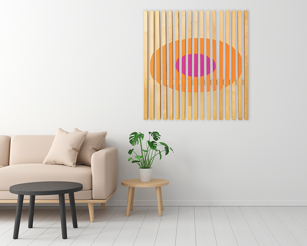 Kreise in Orange und Lila auf Lamellen neben einem Sofa